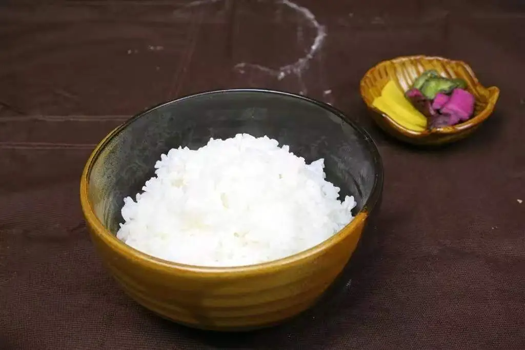 B&agrave; Ch&acirc;u 51 tuổi chỉ ăn rau , cơ thể đ&atilde; thay đổi g&igrave; sau 3 th&aacute;ng ki&ecirc;ng tinh bột? - Ảnh 1.