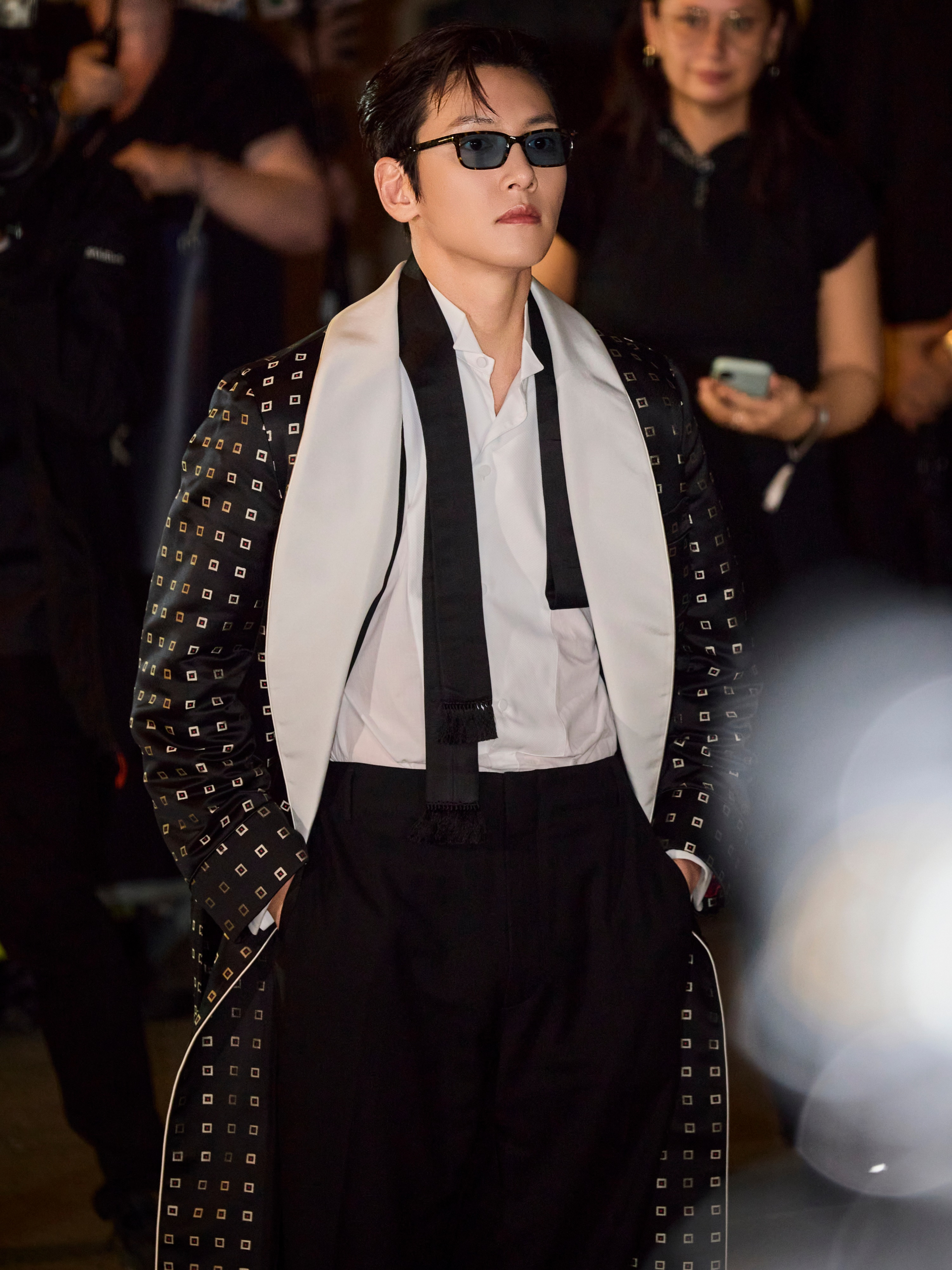 Ji Chang Wook tỏa s&aacute;ng tại Paris Fashion Week 2026 với phong c&aacute;ch lịch l&atilde;m - Ảnh 9.