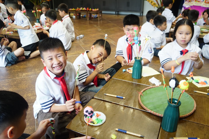 Từ đồ chơi dân gian đến ký ức mới: Văn hóa truyền thống trong đời sống trẻ thơ - Ảnh 5. Từ đồ chơi dân gian đến ký ức mới: Văn hóa truyền thống trong đời sống trẻ thơ - Ảnh 5.