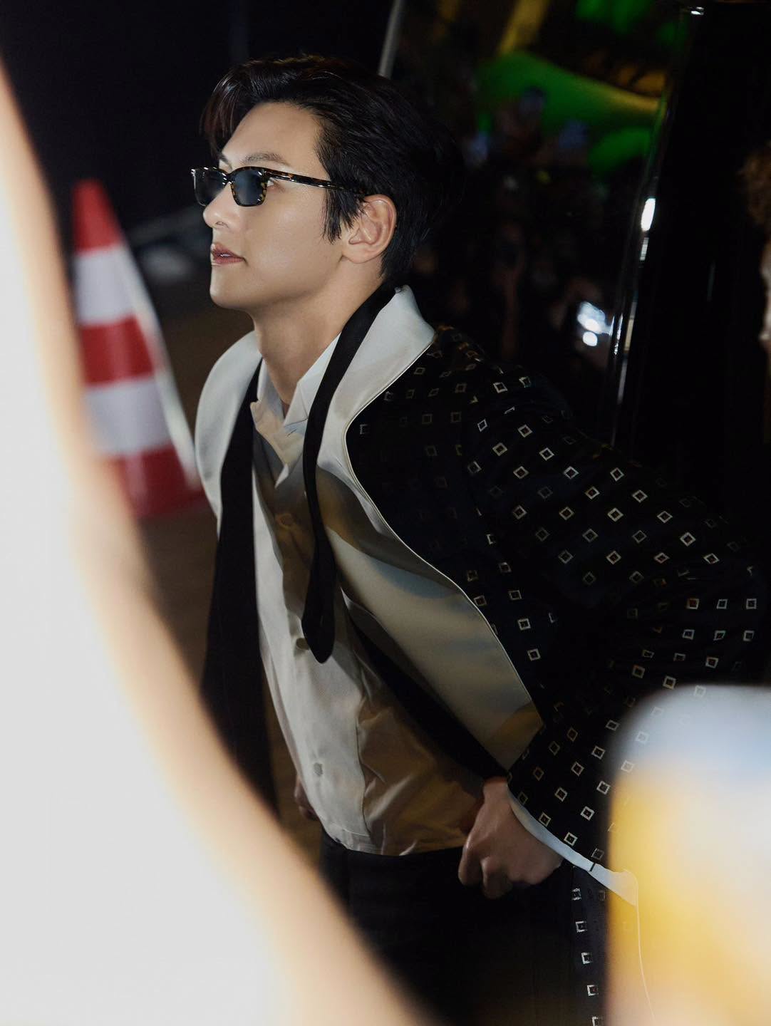 Ji Chang Wook tỏa s&aacute;ng tại Paris Fashion Week 2026 với phong c&aacute;ch lịch l&atilde;m - Ảnh 13.