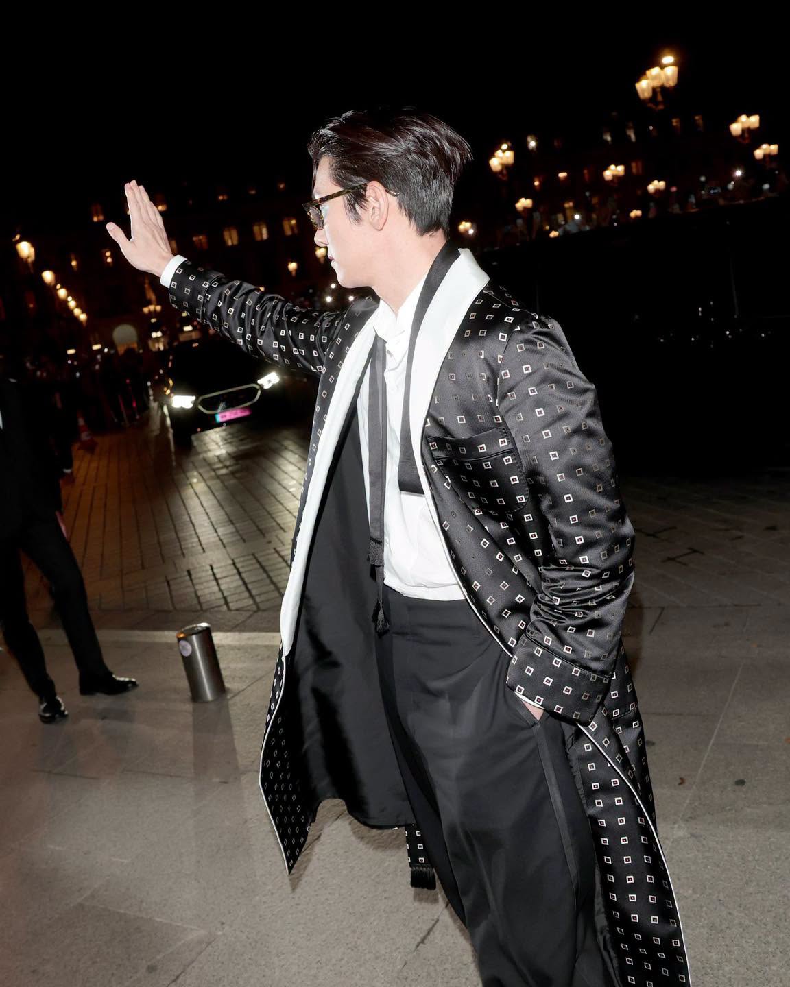 Ji Chang Wook tỏa s&aacute;ng tại Paris Fashion Week 2026 với phong c&aacute;ch lịch l&atilde;m - Ảnh 7.