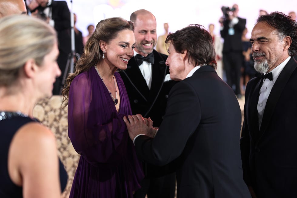 Tom Cruise khen ngợi Kate Middleton th&ocirc;ng minh v&agrave; h&agrave;i hước sau cuộc gặp thảm đỏ 2026 - Ảnh 2.