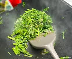 Tháng Mười đến, dùng 4 lọai rau vàng không thuốc trừ sâu để nấu món ngon - Ảnh 5. Tháng Mười đến, dùng 4 lọai rau vàng không thuốc trừ sâu để nấu món ngon - Ảnh 5.