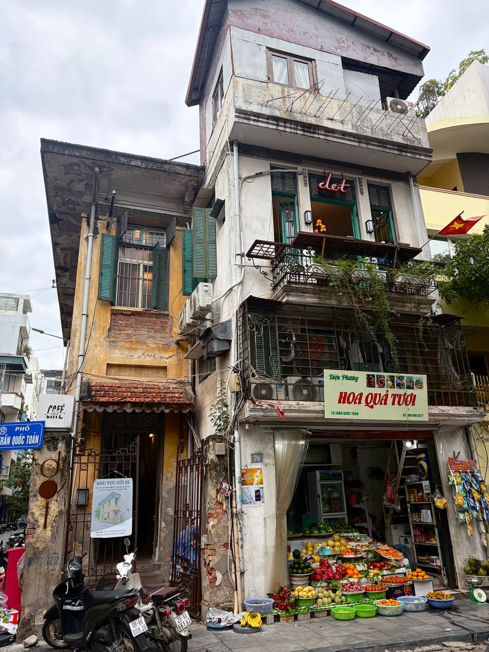 H&agrave; Nội v&agrave;o thu 2026: Người d&acirc;n rủ nhau ra phố tận hưởng kh&ocirc;ng kh&iacute; se lạnh - Ảnh 9.