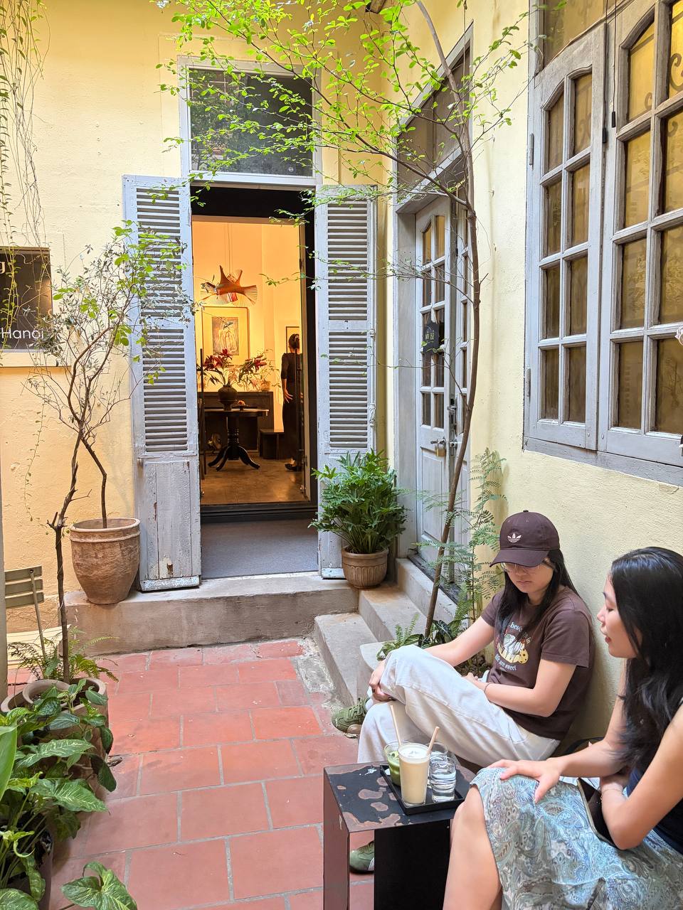 H&agrave; Nội v&agrave;o thu 2026: Người d&acirc;n rủ nhau ra phố tận hưởng kh&ocirc;ng kh&iacute; se lạnh - Ảnh 33.