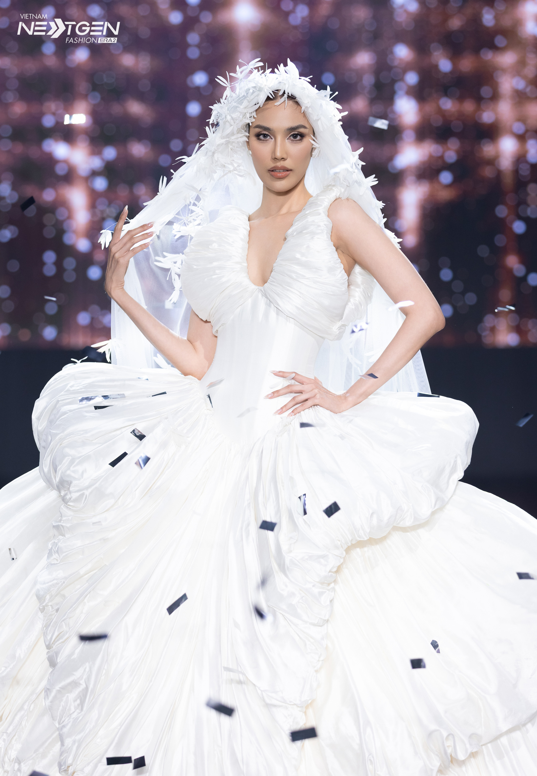 Gallery - Lan Khuê đọ đôi kiếm Nhật cùng Hoa hậu Lê Hoàng Phương - image 3