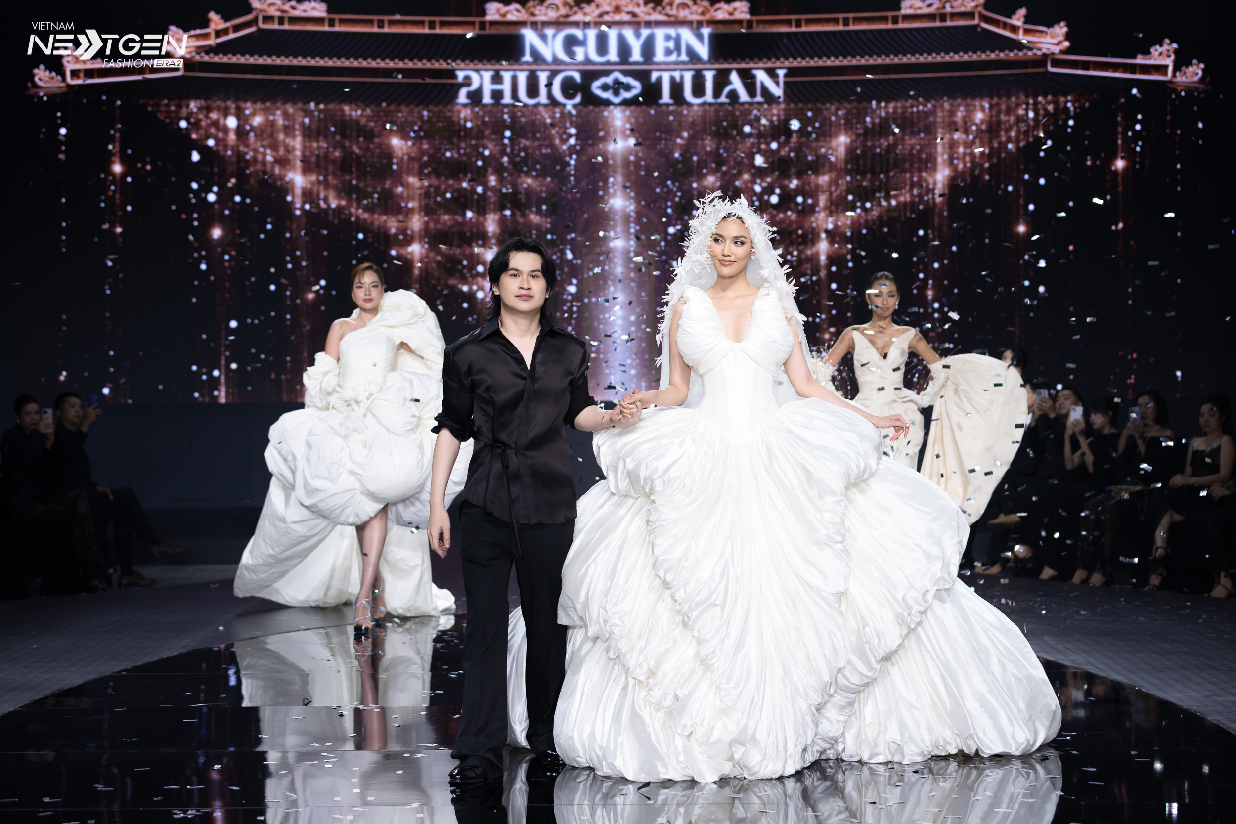 Gallery - Lan Khuê đọ đôi kiếm Nhật cùng Hoa hậu Lê Hoàng Phương - image 4
