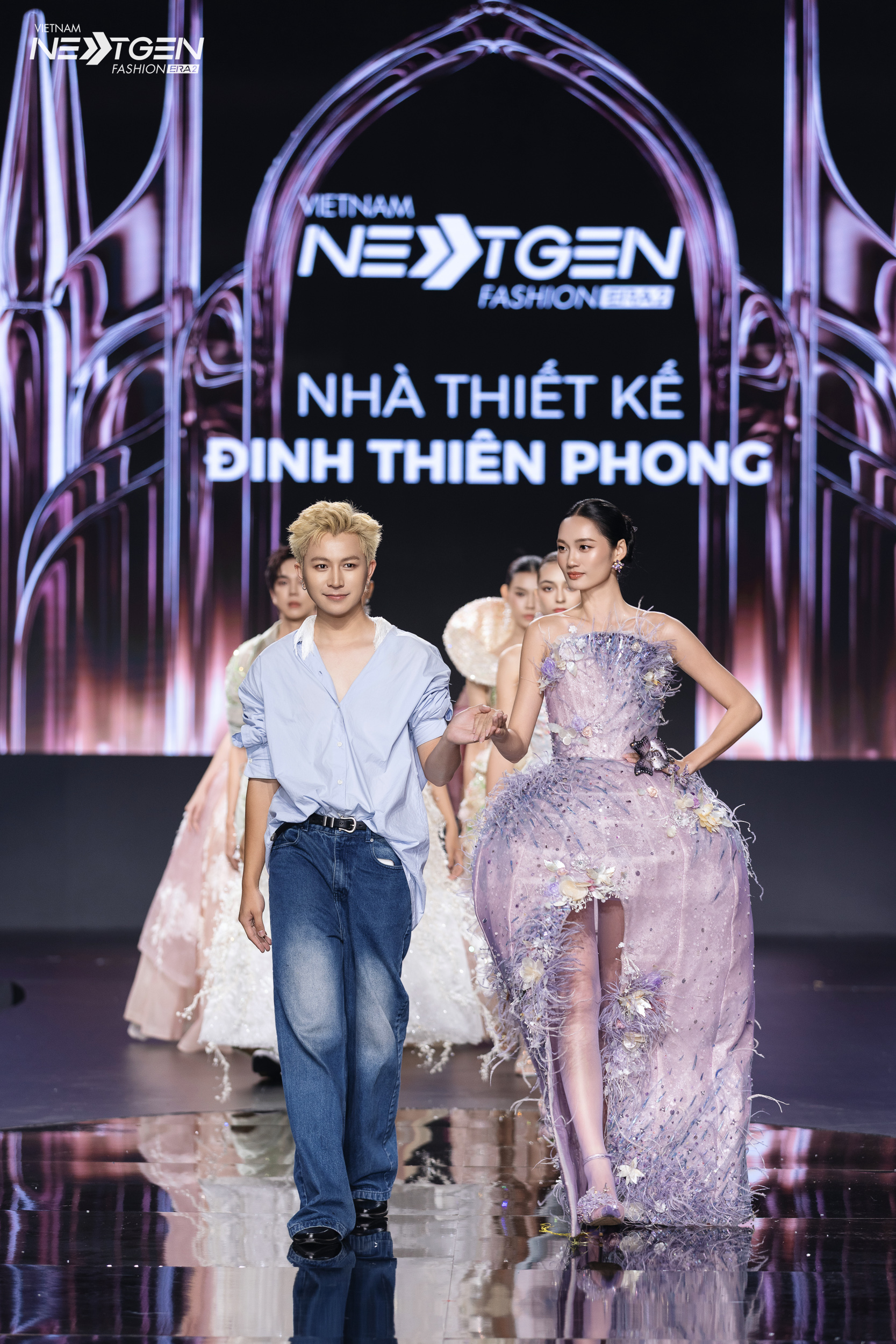 Gallery - Lan Khuê đọ đôi kiếm Nhật cùng Hoa hậu Lê Hoàng Phương - image 5