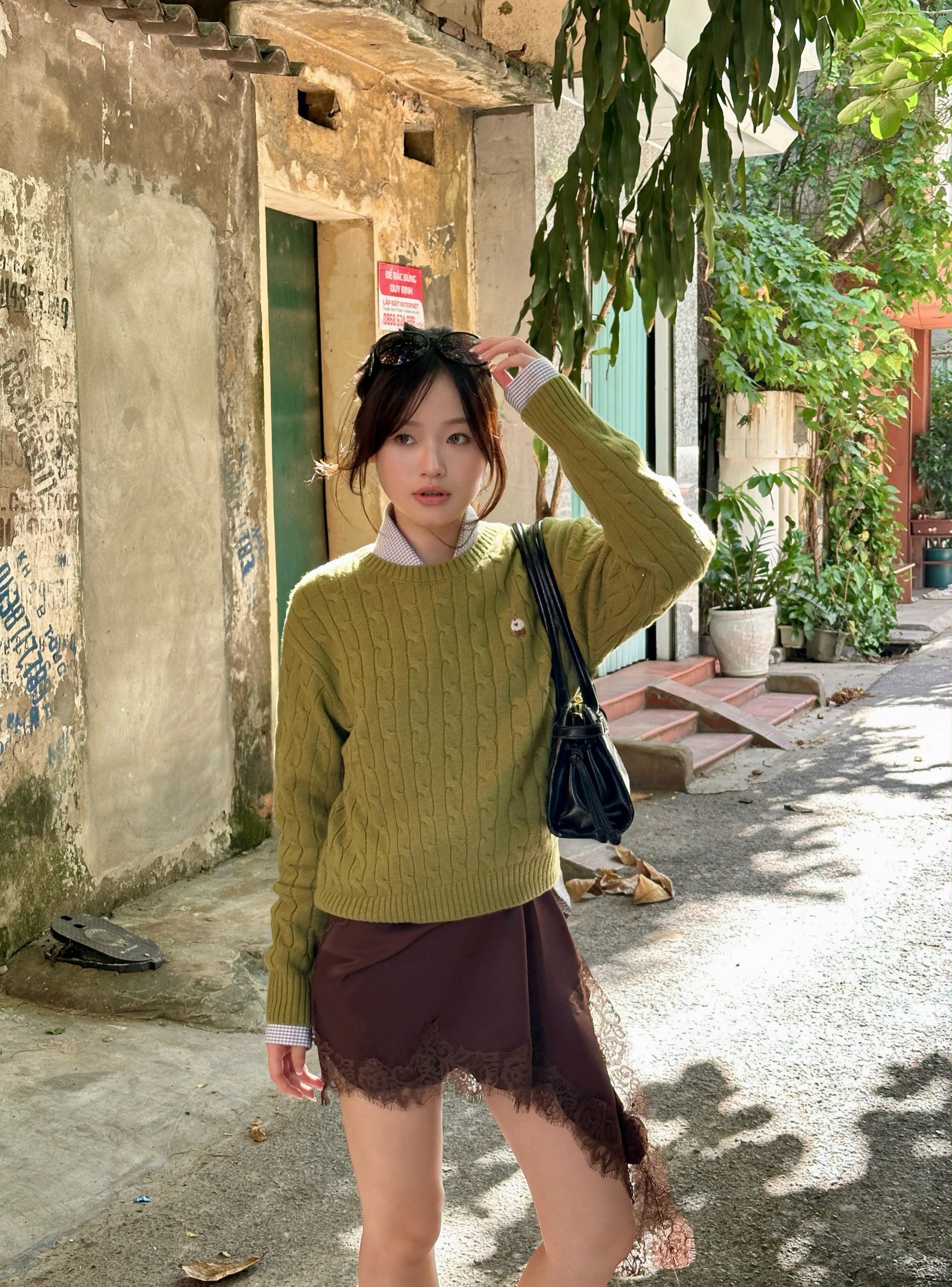 H&agrave; Nội v&agrave;o thu 2026: Người d&acirc;n rủ nhau ra phố tận hưởng kh&ocirc;ng kh&iacute; se lạnh - Ảnh 4.
