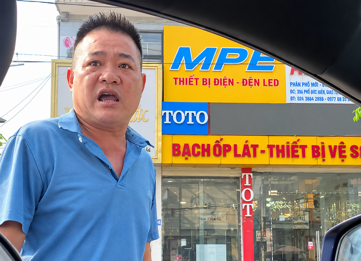 Người đ&agrave;n &ocirc;ng uống rượu h&agrave;nh hung t&agrave;i xế &ocirc; t&ocirc; ở H&agrave; Nội g&acirc;y phẫn nộ - Ảnh 2.