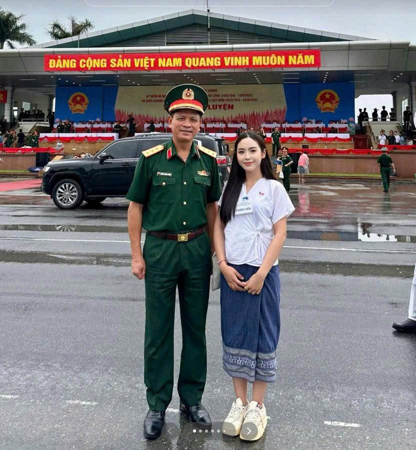 Maysaa c&ocirc; g&aacute;i L&agrave;o trở th&agrave;nh t&acirc;n thạc sĩ v&agrave; ng&ocirc;i sao mạng x&atilde; hội tại Việt Nam - Ảnh 5.