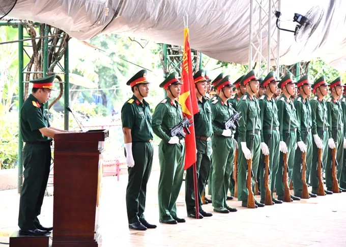 TPHCM tổ chức lễ tiễn đưa 731 Anh h&ugrave;ng liệt sĩ về nơi an nghỉ tại C&ocirc;ng vi&ecirc;n L&ecirc; Thị Ri&ecirc;ng - Ảnh 2.