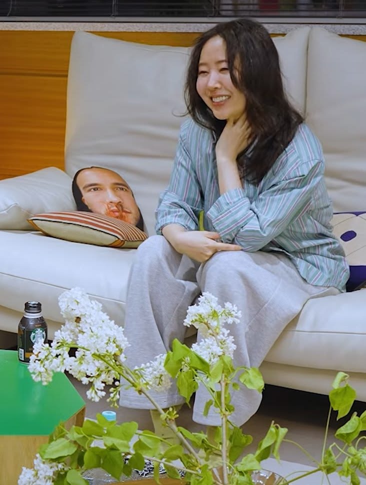Sau tuổi 50, c&oacute; tiền đến đ&acirc;u cũng đừng vung tay v&agrave;o 5 thứ n&agrave;y: Nhiều người c&agrave;ng mua c&agrave;ng thấy tuổi gi&agrave; thiếu an to&agrave;n - Ảnh 1.