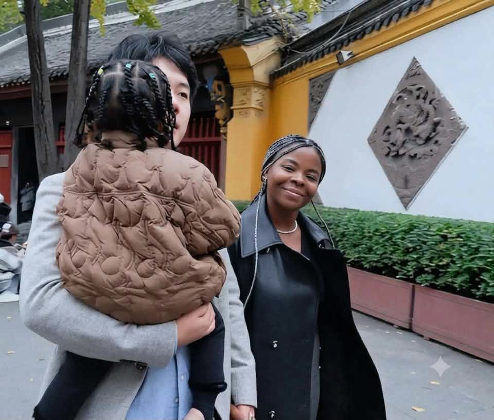 Mẹ Sữa triệu view: &ldquo;C&oacute; những ng&agrave;y m&igrave;nh chỉ đủ sức bế con nhưng như vậy cũng đ&atilde; l&agrave; rất nhiều&rdquo; - Ảnh 1.