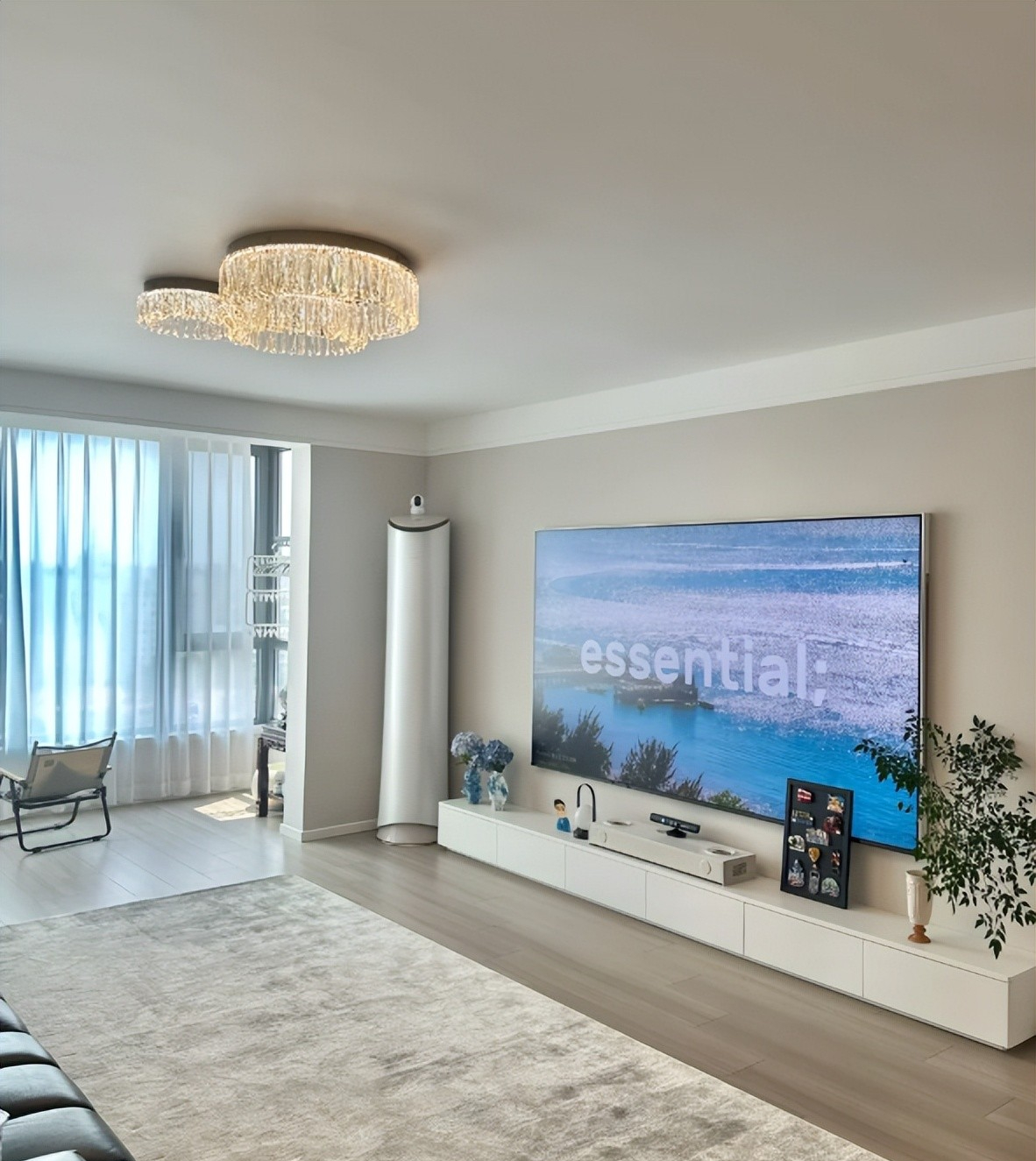 Tivi 85 inch nh&igrave;n ở cửa h&agrave;ng rất &ldquo;đ&atilde;&rdquo;, nhưng sau khi mang về nh&agrave; t&ocirc;i mới nhận ra 3 vấn đề kh&ocirc;ng ai nhắc trước - Ảnh 3.