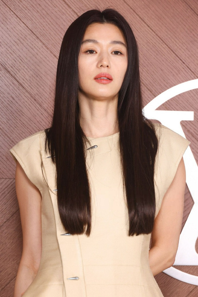 Jeon Ji Hyun lão hóa: Nguyên nhân và cách duy trì vẻ đẹp tự nhiên - Ảnh 5. Jeon Ji Hyun lão hóa: Nguyên nhân và cách duy trì vẻ đẹp tự nhiên - Ảnh 5.