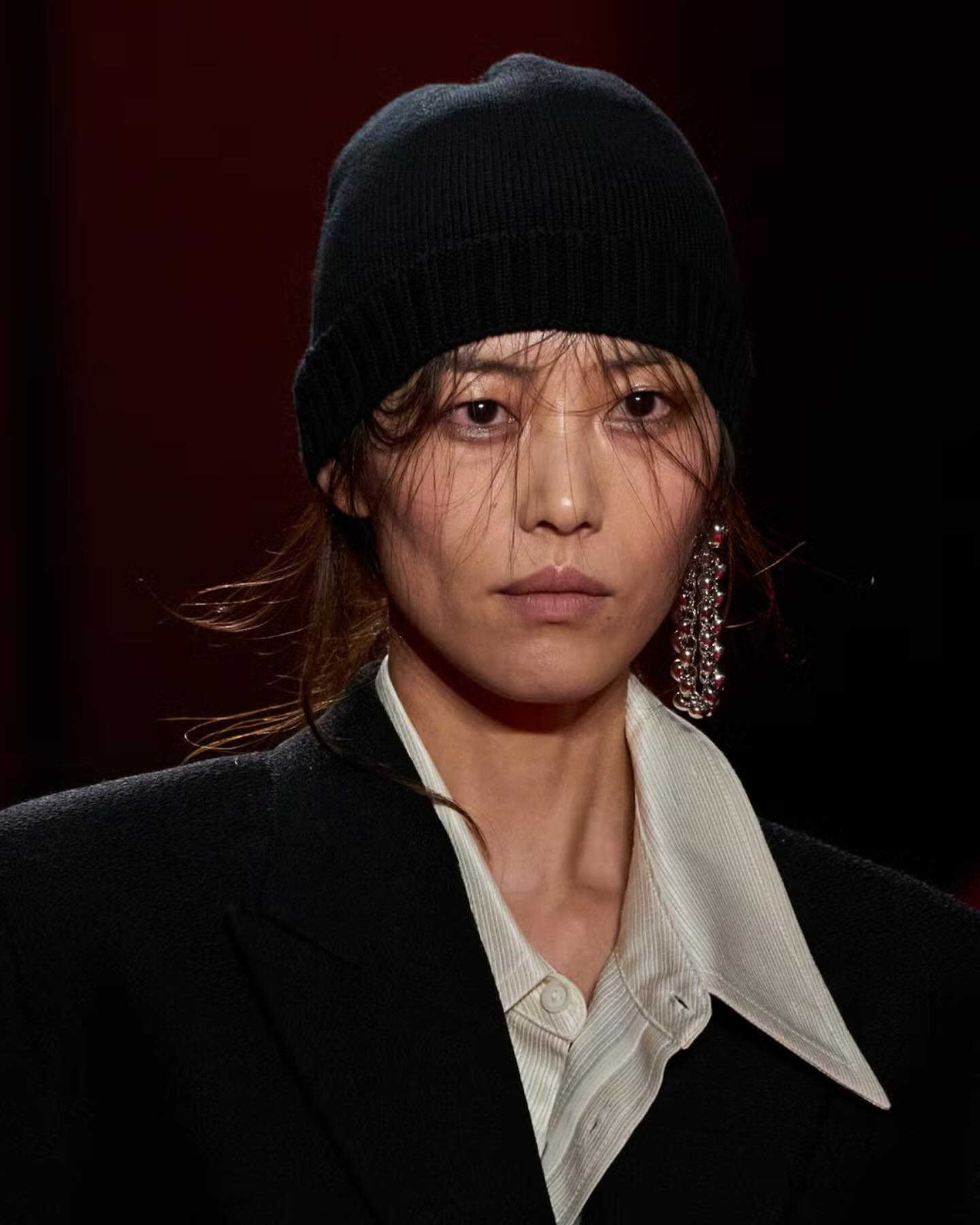 Lưu Văn v&agrave; sức mạnh vượt b&atilde;o bạo lực mạng tại Paris Fashion Week 2027 - Ảnh 5.