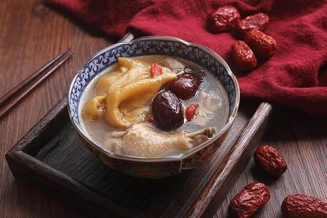 Phụ nữ n&ecirc;n ăn 3 m&oacute;n gi&uacute;p bổ sung collagen, chống l&atilde;o h&oacute;a v&agrave; giữ da săn chắc - Ảnh 1.