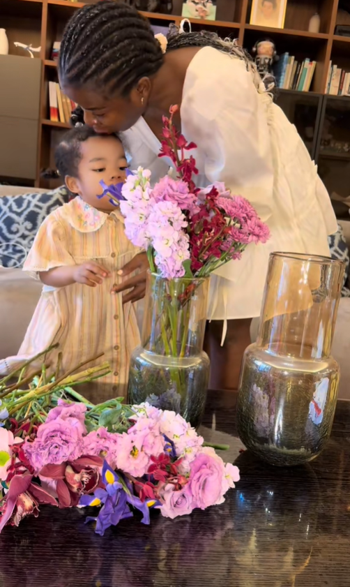 Mẹ Sữa triệu view: “Có những ngày mình chỉ đủ sức bế con nhưng như vậy cũng đã là rất nhiều” - Ảnh 4.