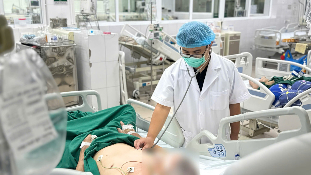 Bệnh viện bệnh Nhiệt đới Trung ương cảnh b&aacute;o c&uacute;m A nguy hiểm ở người cao tuổi - Ảnh 2.