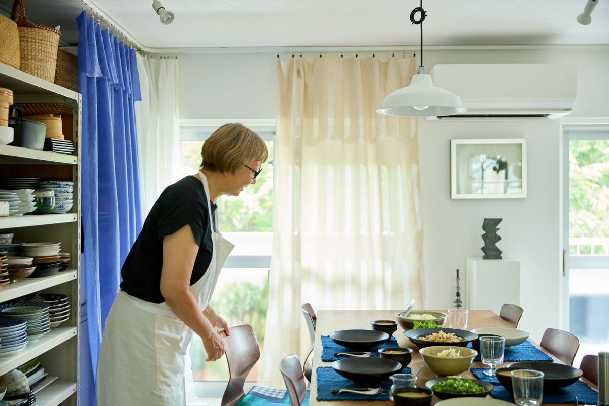 Nghỉ hưu mới nhận ra dọn nh&agrave; kh&ocirc;ng cần chăm chỉ: 6 mẹo gi&uacute;p phụ nữ 60 tuổi giữ nh&agrave; sạch m&agrave; mỗi ng&agrave;y chưa đến 1 giờ - Ảnh 1.