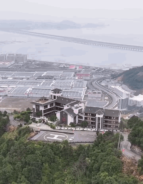 Đại gia x&acirc;y biệt thự 