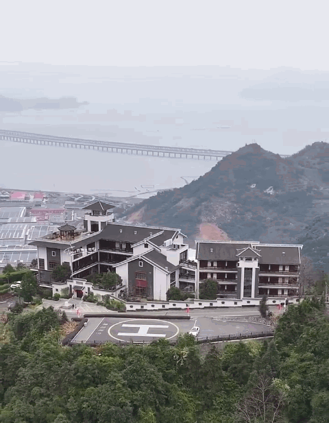 Đại gia x&acirc;y biệt thự 