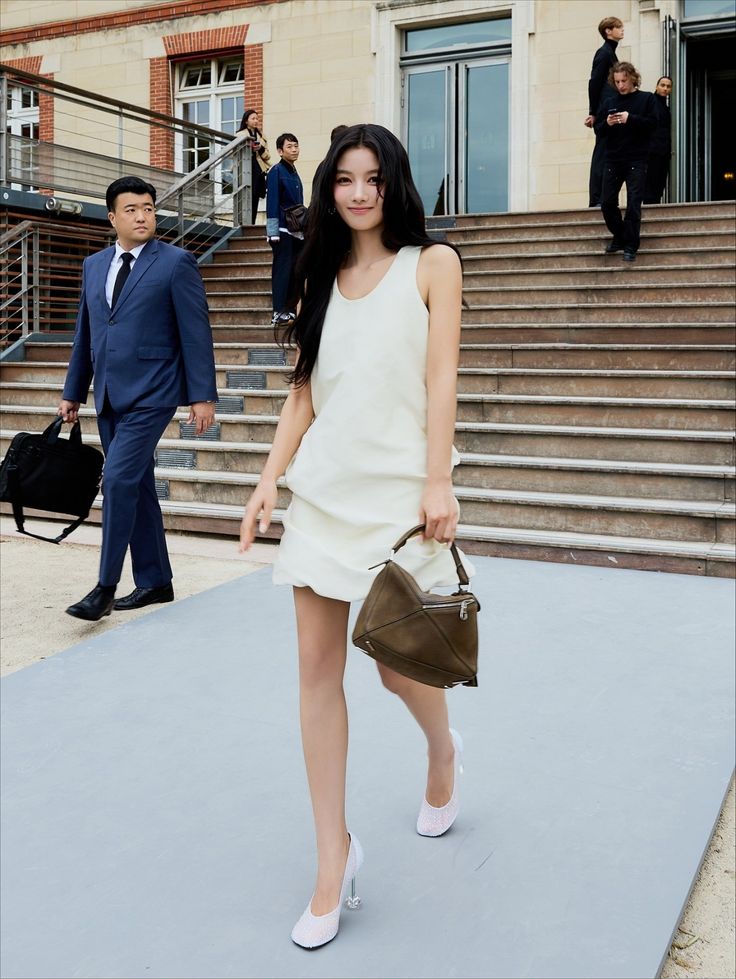 Kim Yoo Jung đổi style năng động v&agrave; hiện đại , đẹp kh&ocirc;ng g&oacute;c chết - Ảnh 10.