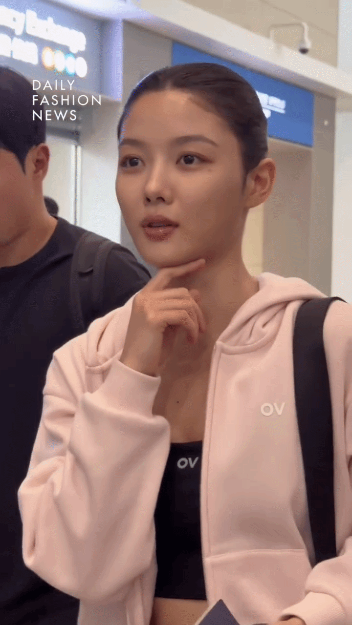 Kim Yoo Jung đổi style năng động v&agrave; hiện đại , đẹp kh&ocirc;ng g&oacute;c chết - Ảnh 5.
