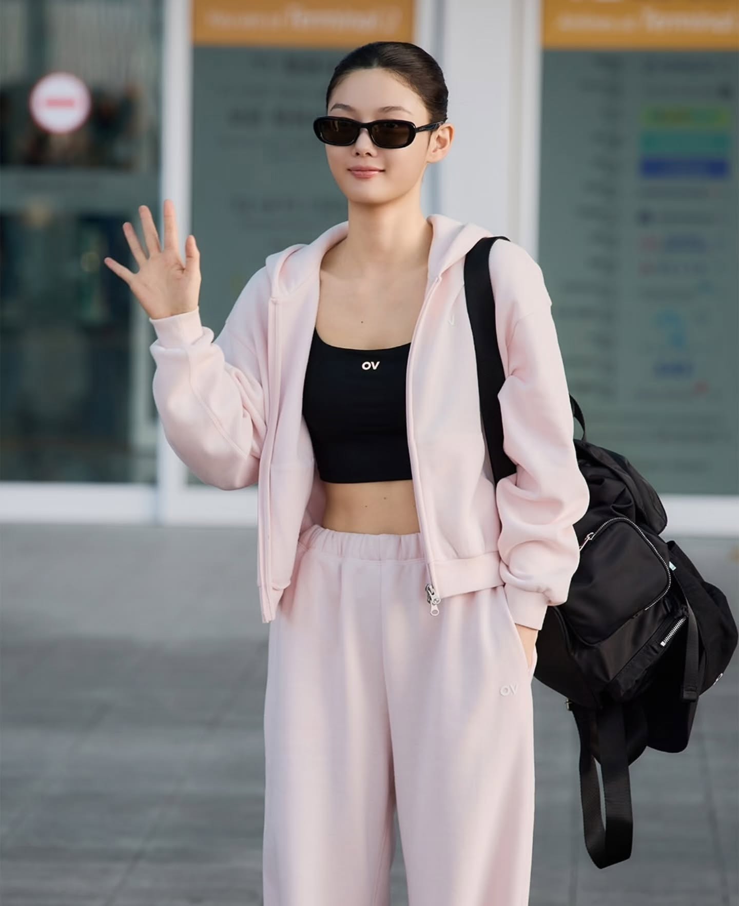 Kim Yoo Jung đổi style năng động v&agrave; hiện đại , đẹp kh&ocirc;ng g&oacute;c chết - Ảnh 2.