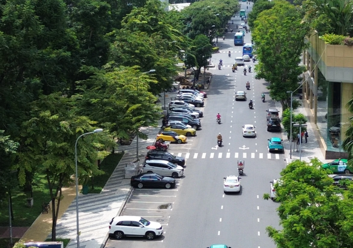 Hạn chế xe xăng dầu v&agrave;o trung t&acirc;m TP . HCM từ năm 2028: Lộ tr&igrave;nh giao th&ocirc;ng xanh - Ảnh 2.