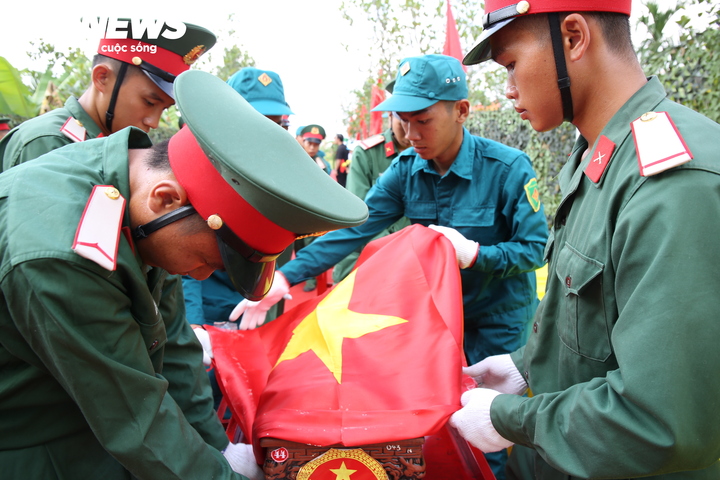 Lễ truy điệu v&agrave; an t&aacute;ng 56 h&agrave;i cốt liệt sĩ tại Hải Ph&ograve;ng năm 2026 - Ảnh 18.