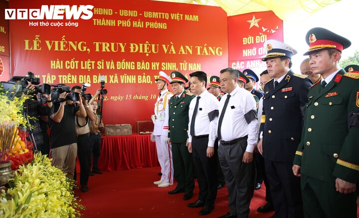 Lễ truy điệu v&agrave; an t&aacute;ng 56 h&agrave;i cốt liệt sĩ tại Hải Ph&ograve;ng năm 2026 - Ảnh 20.