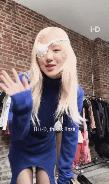 Rosé BLACKPINK thay đổi kiểu tóc: Khám phá hình ảnh mới mẻ và tự nhiên của nữ ca sĩ - Ảnh 9. Rosé BLACKPINK thay đổi kiểu tóc: Khám phá hình ảnh mới mẻ và tự nhiên của nữ ca sĩ - Ảnh 9.