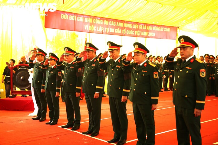 Lễ truy điệu v&agrave; an t&aacute;ng 56 h&agrave;i cốt liệt sĩ tại Hải Ph&ograve;ng năm 2026 - Ảnh 8.