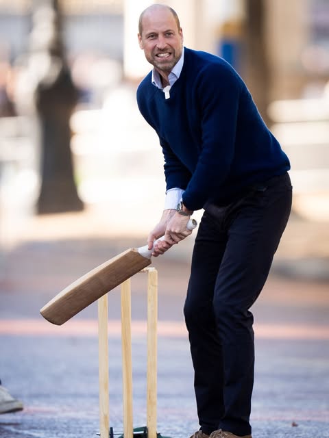 Th&acirc;n vương William h&ograve;a m&igrave;nh v&agrave;o trận cricket tại London , tạo dấu ấn gần gũi Trong năm 2026 - Ảnh 1.