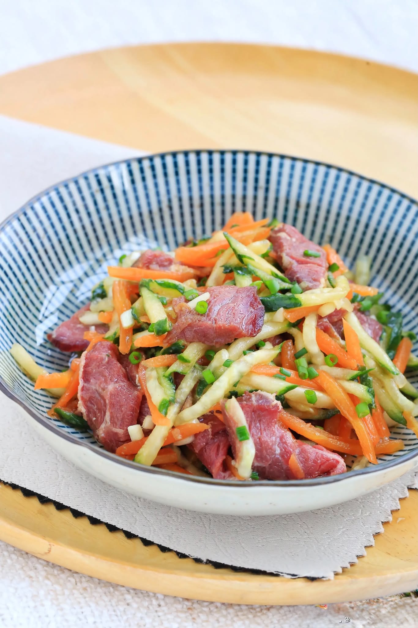 L&agrave;m m&oacute;n thịt b&ograve; trộn dưa chuột theo c&aacute;ch n&agrave;y, thịt mềm ngọt, hương vị tươi m&aacute;t ngon hơn hẳn - Ảnh 1.