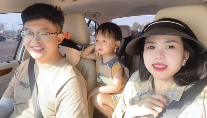C&ocirc; g&aacute;i Việt y&ecirc;u ch&agrave;ng shipper ngh&egrave;o, ai ngờ cưới xong lại được mẹ chồng tặng cả gia t&agrave;i, sở hữu &ocirc;ng chồng c&oacute; 1-0-2- Ảnh 1.
