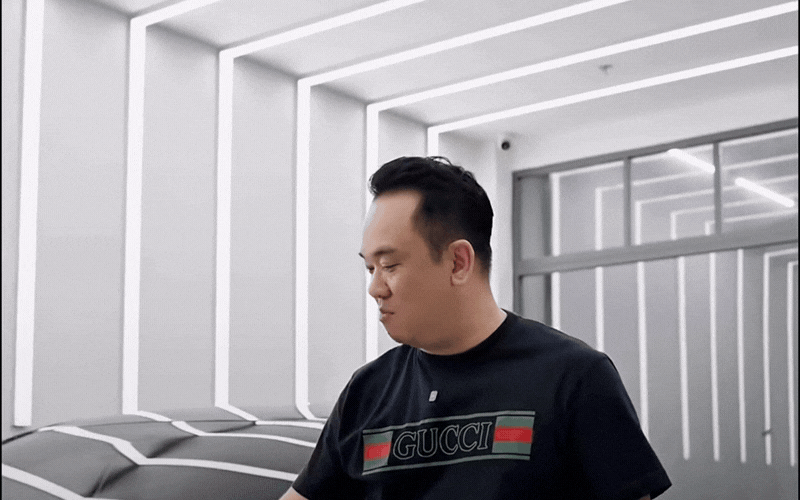 Mr. Xuân Hoàn là ai? - Ảnh 1.