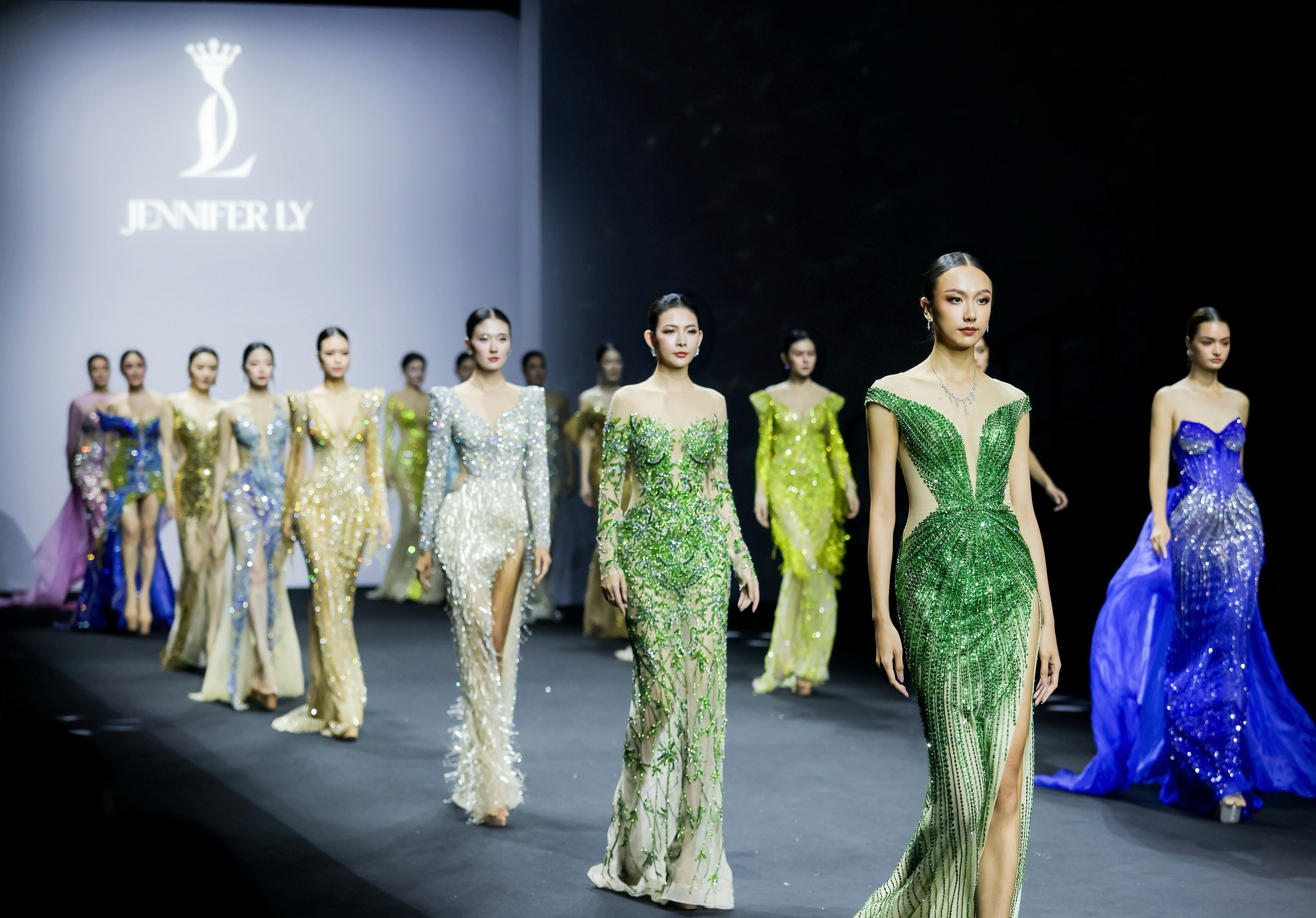Gallery - Trịnh Bảo, Trần Tiến Dũng bất ngờ hội ngộ với Mister Cosmo China 2026 tại Thượng Hải