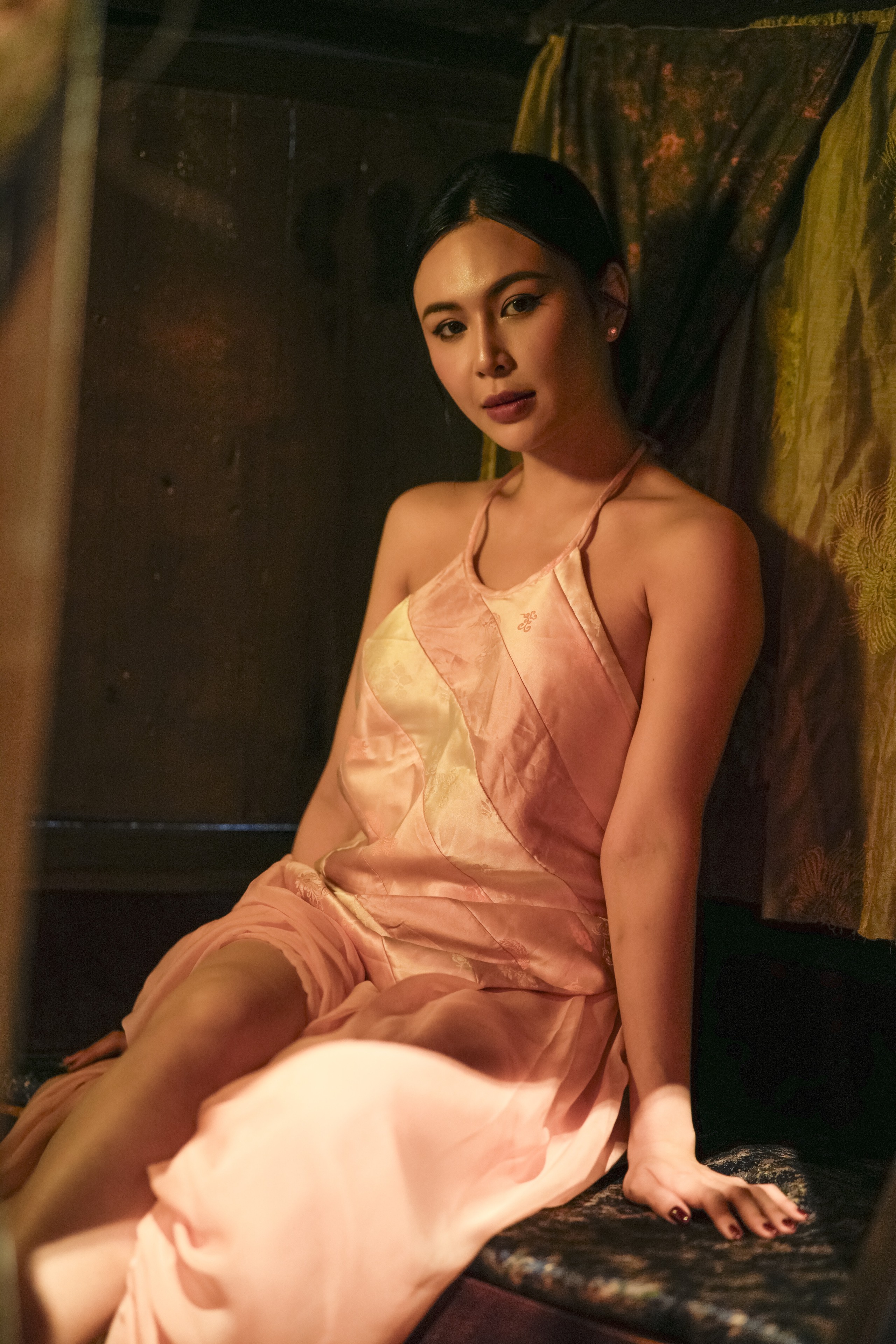 Gallery - Lần đầu đóng phim, nữ diễn viên đã đóng cảnh nóng với bạn diễn lão luyện, quay một lần ăn ngay - image 5