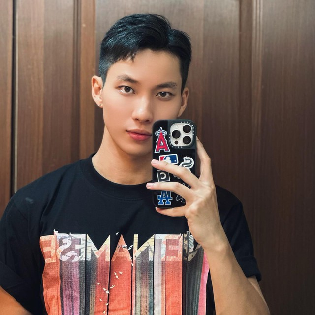 Nam diễn viên phim giờ vàng gây tranh cãi vì makeup lố- Ảnh 5.