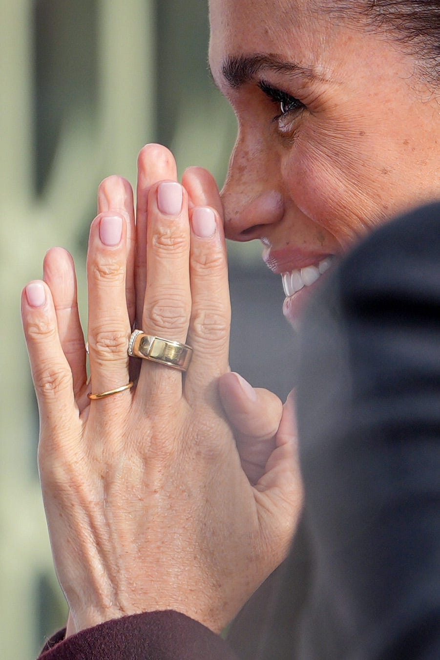 Meghan Markle cất nhẫn đ&iacute;nh h&ocirc;n ở nh&agrave;- Ảnh 4.