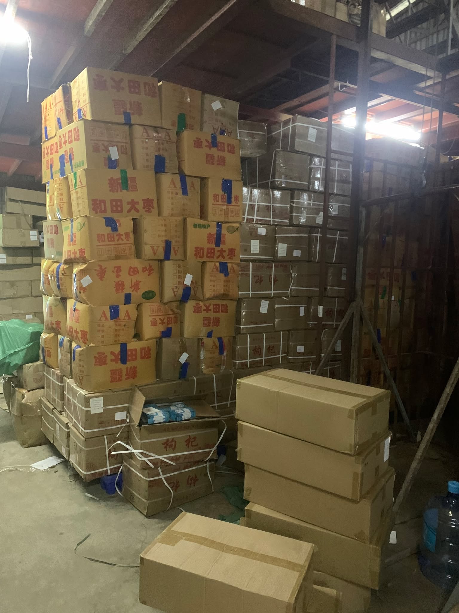 Bắt giam T&ocirc;n Bằng - chồng cũ Hằng Du Mục v&igrave; x&acirc;m phạm quyền sở hữu c&ocirc;ng nghiệp - Ảnh 3.