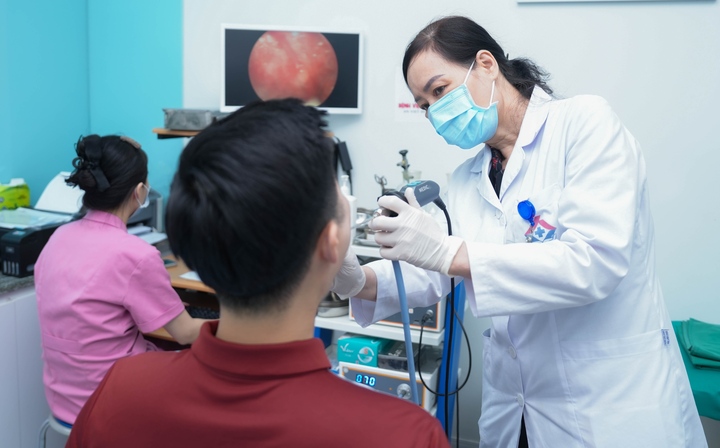 Tr&ocirc;ng con đồng nghiệp mắc c&uacute;m A , anh Hải ph&aacute;t bệnh chỉ sau 1 ng&agrave;y - Ảnh 1.