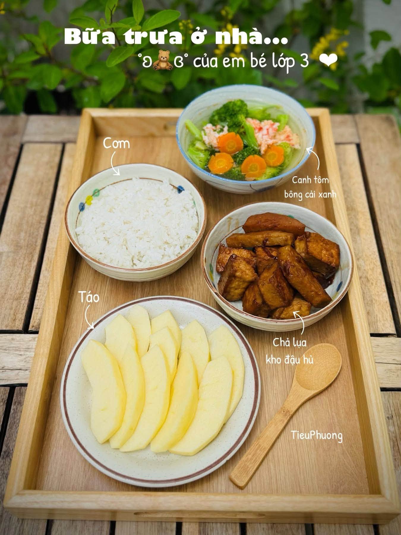 Mẹ Đ&agrave; Nẵng khoe loạt khay cơm cho con tiểu học, em b&eacute; n&oacute;i một c&acirc;u ai cũng thấy ấm l&ograve;ng  - Ảnh 5.