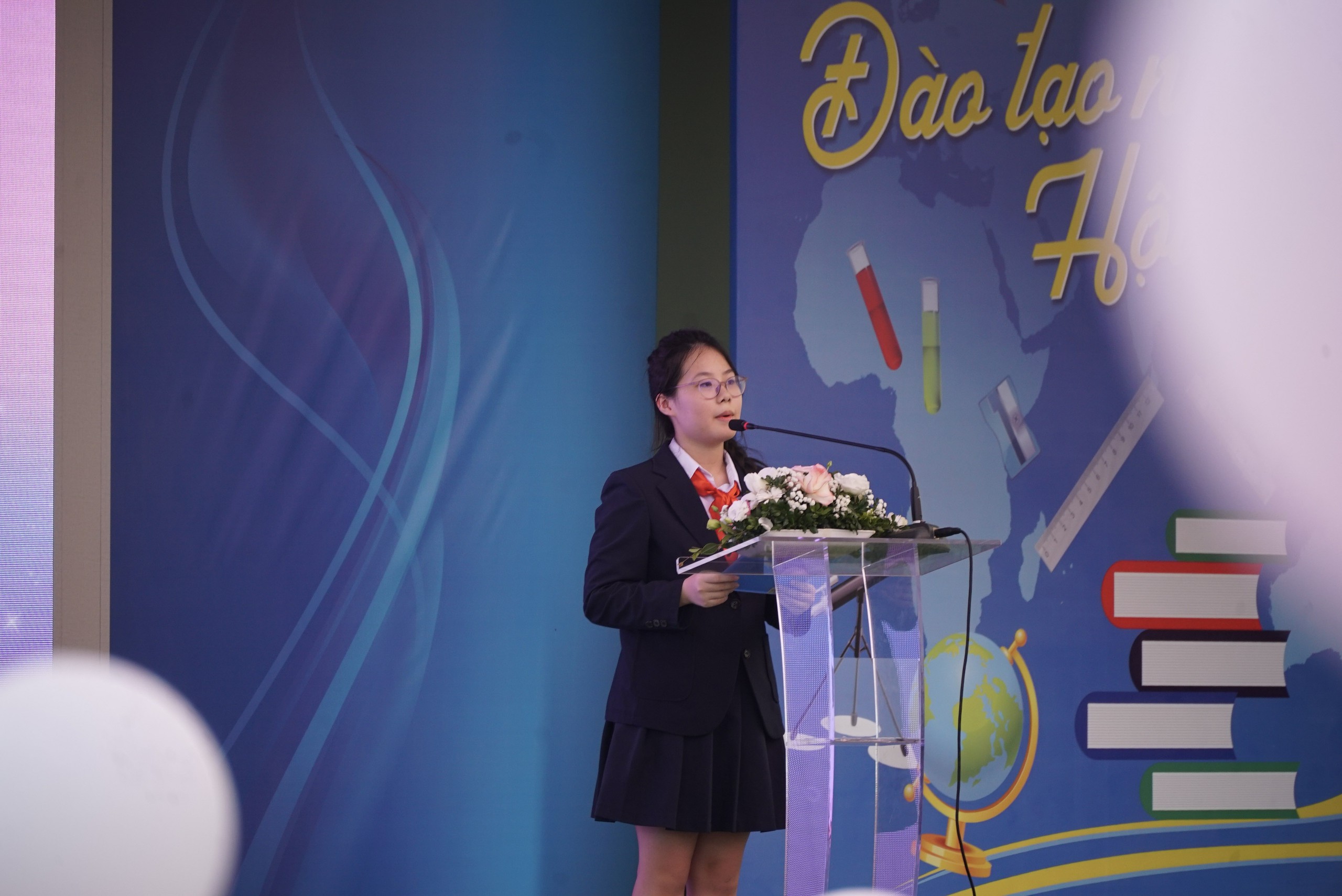 Cứ 5 nữ sinh th&igrave; c&oacute; 1 em xin về, bỏ dở buổi học khi 