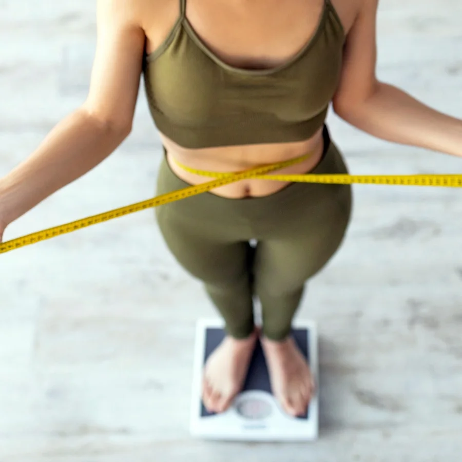 Kh&ocirc;ng cần nhịn đ&oacute;i vẫn giảm được c&acirc;n: C&ocirc; g&aacute;i giảm 17kg nhờ kế hoạch 14 tuần, ăn uống theo thực đơn n&agrave;y - Ảnh 1.