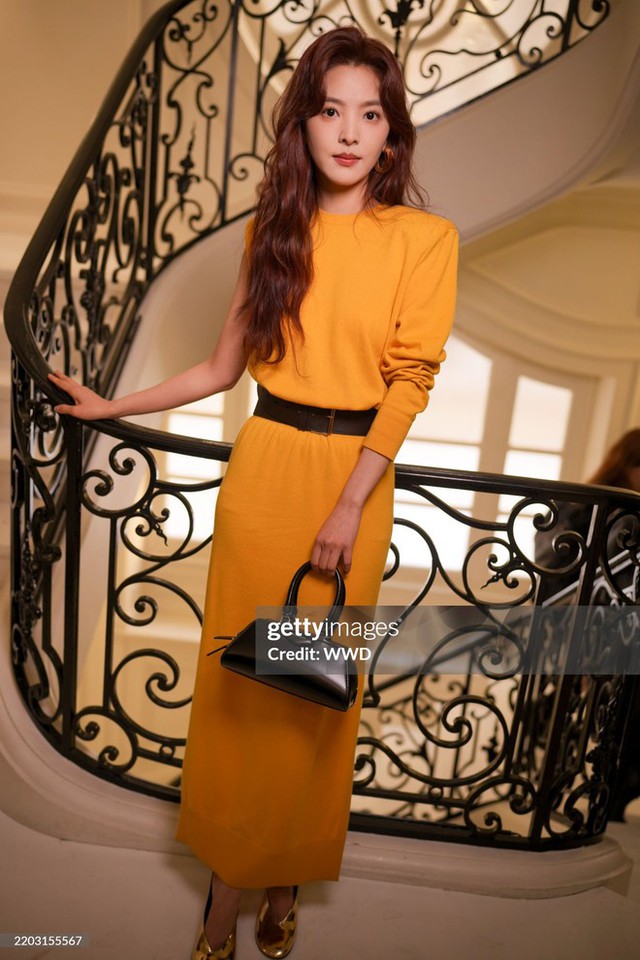 Chương Nhược Nam mặc sến đi fashion week, bù lại được 1 điểm- Ảnh 8.