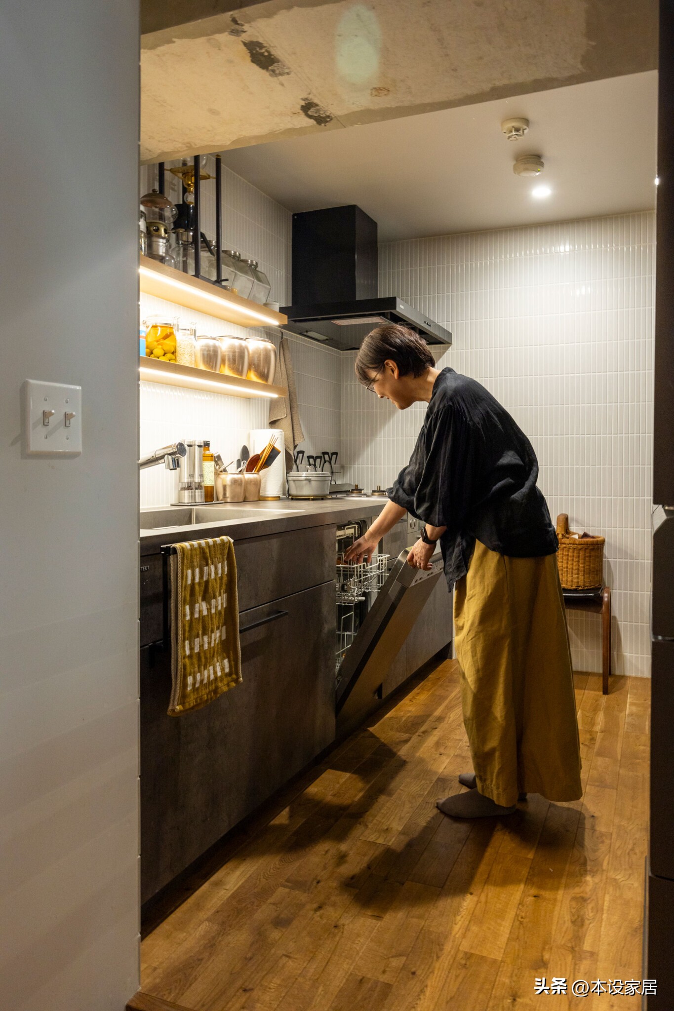Cặp vợ chồng tuổi 60 sống trong căn hộ 65m&sup2; suốt 8 năm: Nh&agrave; kh&ocirc;ng lớn nhưng l&uacute;c n&agrave;o cũng gọn g&agrave;ng, ngăn nắp - Ảnh 9.